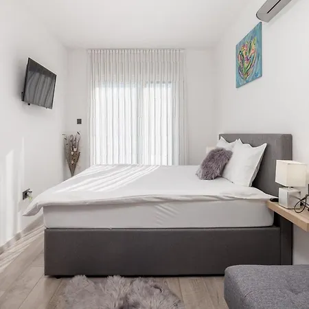 别墅 Corichi With Swimming Pool 奥帕提亚