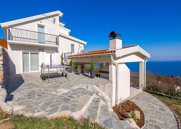 Corichi With Swimming Pool Opatija