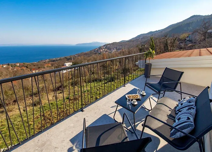 Corichi With Swimming Pool Villa Opatija