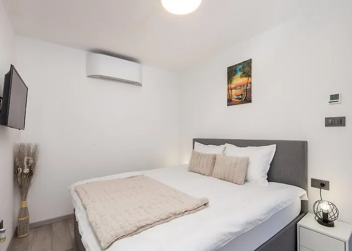 Corichi With Swimming Pool * Opatija