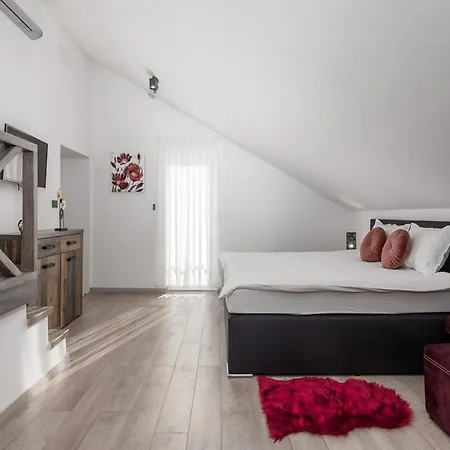 فيلة Corichi With Swimming Pool أوباتيا