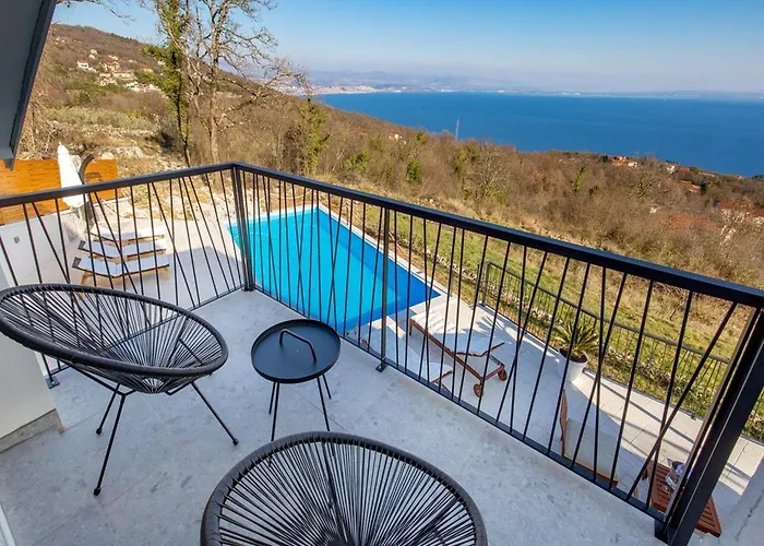 Corichi With Swimming Pool Вилла Опатия